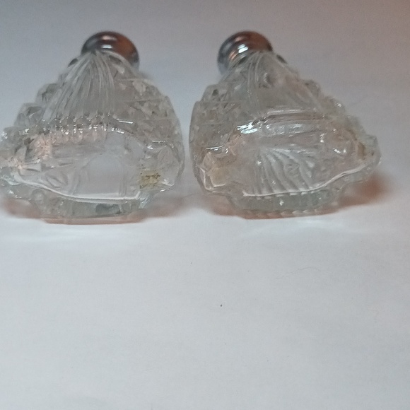 Vintage Cut Glass Salt And Pepper Shakers Triangle Art Deco Pattern - Picture 4 of 6